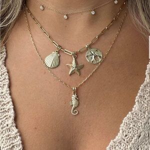 Starfish Pendant 10 KT Solid Gold ⭐️Starfish necklace pendant NWT